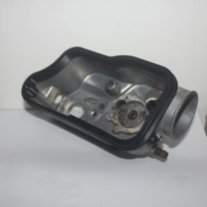 Side oil carburetor box riser